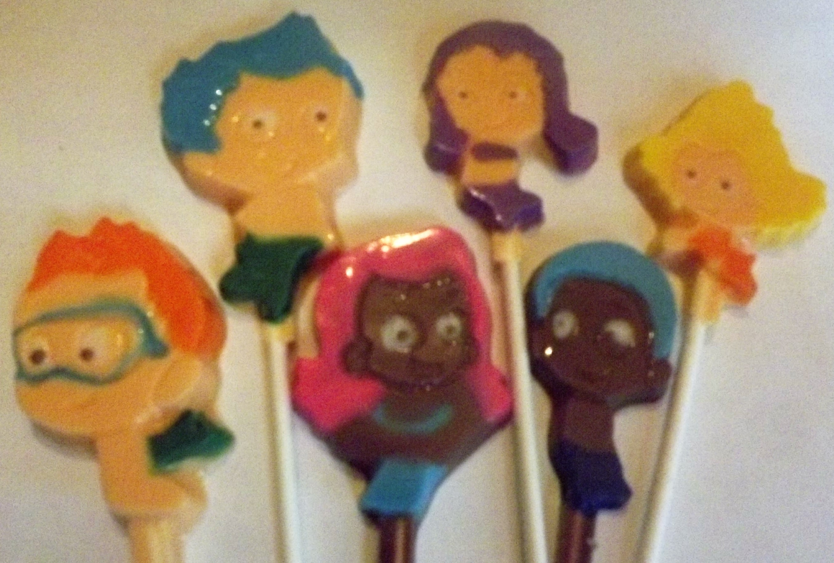 Bubble Guppies Chocolate Candy Lollipop Party Favors [Bubble Guppies ...